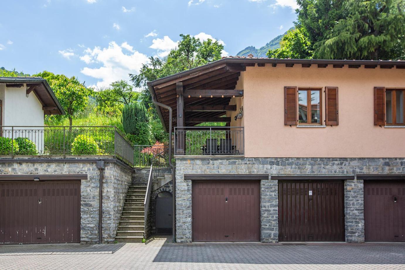 Villa L'Acero Rosso - Giardino Privato E Box Auto Menaggio Exterior foto